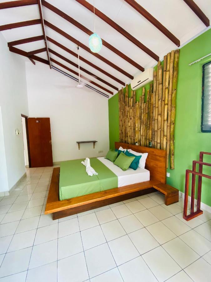 Hotel Surf N Spice - Hiriketiya Dikwella Exterior foto